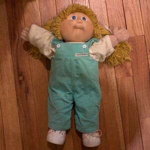 Vintage 1982 Cabbage Patch Kid Butterscotch hair with Blue eyes!